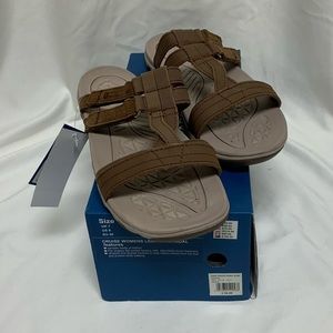 Cruise Womens Brown Leather Sandals ~ 9